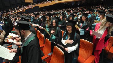 596 млади лекари положиха Хипократова клетва, повечето абсолвенти са чужденци