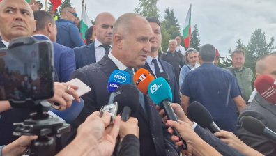 Радев: Какви постове са обещавани на Алексей Петров и от кого?