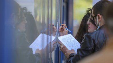 Опашки пред НАП заради подаването на данъчните декларации