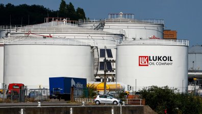 Мъж пострада при взрив в рафинерия на "Лукойл" в Румъния