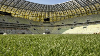 УЕФА и клубовете се разбраха всички първенства да завършат до 31 юли