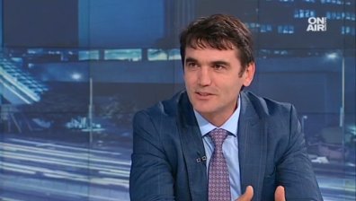 Най-ненужно е да се харчат пари за самолети, заяви депутат от "Воля"