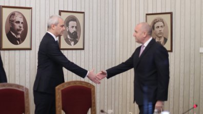  Радев и Костадинов в разговор за правителството и изборите (СНИМКИ)