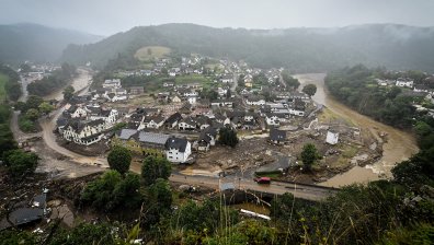 Шокираща картина в Германия и Белгия - цели села са под вода, броят на жертвите расте