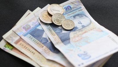 Инфлацията скочи над 15% до 24-годишен рекорд, хлябът продължава да поскъпва