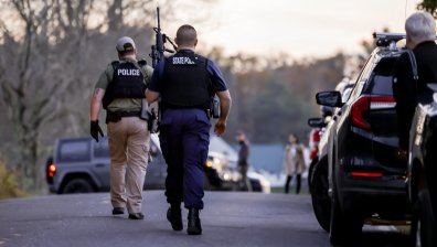 Масовият убиец от Люистън още е на свобода, градът остава блокиран