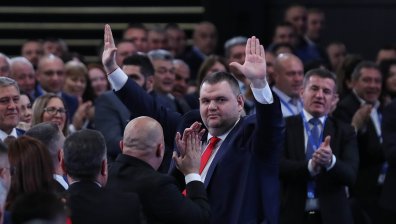 Делян Пеевски публикува чатове с Кирил Петков (+СНИМКИ)