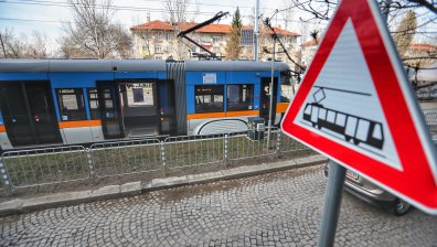Трамвай и полицейски автомобил се удариха в София