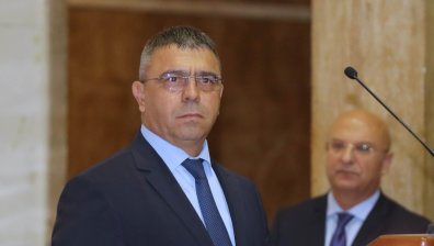 Вътрешният министър отговори на президента кой използва изборите като бухалка