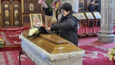 България се сбогува със славея на Странджа Янка Рупкина (ВИДЕО)