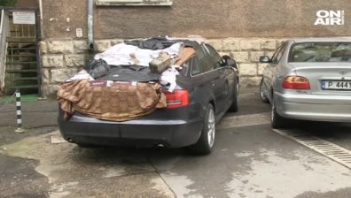 Русенец "опакова" колата си срещу градушка