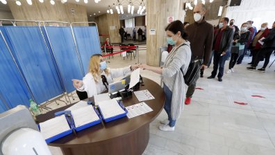 Ковид ситуацията в Румъния се влошава, прехвърлят тeжкo бoлни пaциeнти в Германия