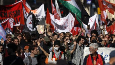 Франция отново е блокирана от национална стачка