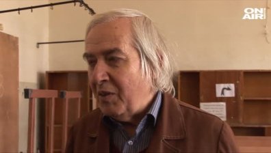Наводнена е школата на известния преподавател по физика Теодосий Теодосиев