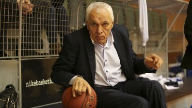 Напусна ни легендата в баскетбола Симеон Варчев