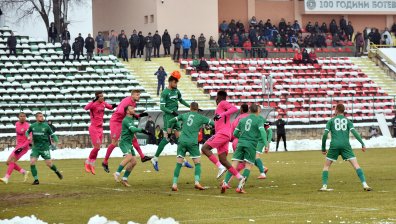 "Лудогорец" се откъсна на върха след победа в 97-ата минута във Враца