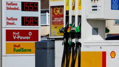 САЩ разрешиха доставките на петрол от Венецуела за Европа