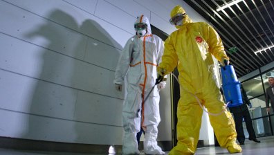 Увеличават се болните от коронавирус в Европа, паника завладя борсите