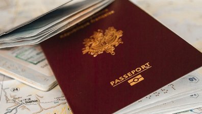 Полицията проверява жена, постъпила в болница с фалшиви документи  