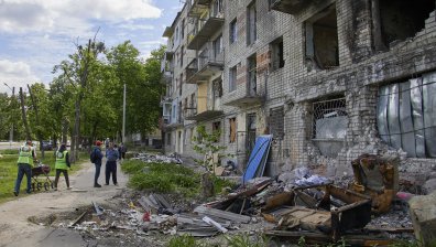 Русия продължава да обстрелва Северодонецк - ще има ли мирно споразумение?