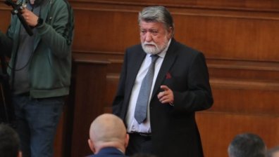 Рашидов: Освободих се, политиката е машина за компромати, машина за пари