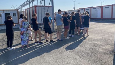 Украинците в Елхово се оплакаха, че са спали на студено, според кмета е било горещо