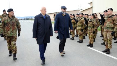 Министър Запрянов и Дейвид Бейкър посетиха Многонационалната бойна група