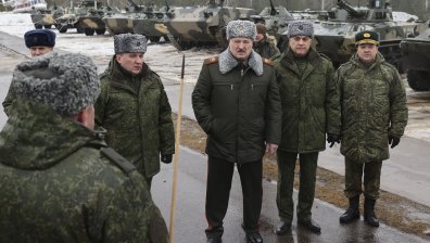 Лукашенко разпореди внезапна проверка на бойната готовност на армията на Беларус