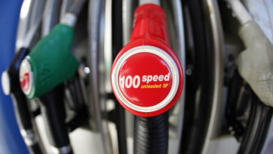Започва изплащането на еднократната помощ от 50 евро заради скъпите горива