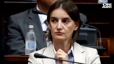 Сръбският премиер Ана Бърнабич обяви, че чака дете от партньорката си