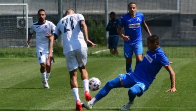 Пред погледа на Наско Сираков - "Левски" направи 1:1 срещу "Левски" на Кокала