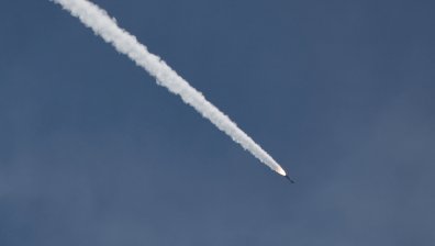 Размяна на удари между САЩ и Иран, сирени за въздушна тревога огласят Кувейт