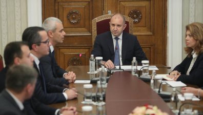 Президентът Радев се срещна с представители на партия "Възраждане"