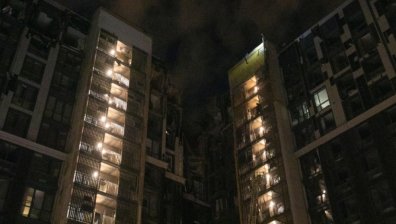 9 души пострадаха при руски ракетен удар в центъра на Днепър