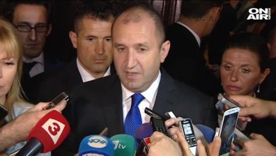 Президентът Радев на нож с кабинета заради ВВС