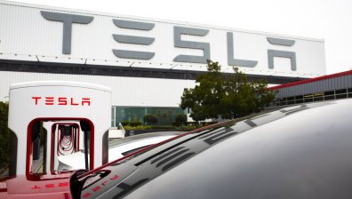 Tesla съди свой конкурент за кражба на търговска тайна