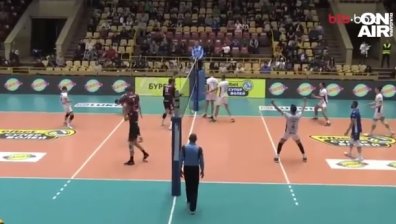 "Нефтохимик" падна с 3:1 от румънския шампион "Аркада" за Купата на Европейската конфедерация