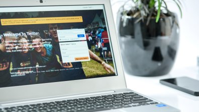 Франция кани Twitter да се премести на нейна територия