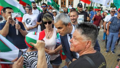 Костадинов: Депутати от БСП ще гласуват срещу правителството