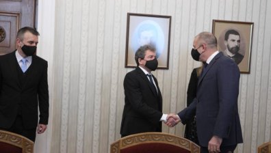 Тошко Йорданов: Парламентът най-вероятно няма да изкара повече от месец