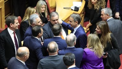 Историческо решение: Гърция узакони еднополовите бракове