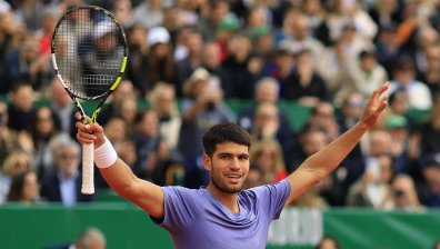 Карлос Алкарас триумфира в Монте Карло след разгром над Лоренцо Музети