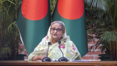 Министър-председателят на Бангладеш Шейх Хасина подаде оставка