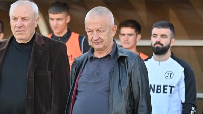 Крушарски: Kандидатирам се за президент на БФС, Бербатов само говори