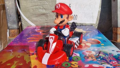 Митничари задържаха близо 10 000 фалшиви играчки