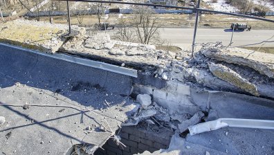Ракета удари сградата на правителството в Харков, има убити