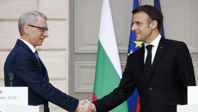 Макрон към Денков: Властите в България демонстрираха кураж в началото на войната