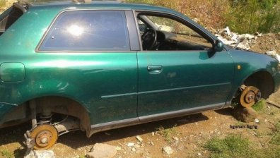 Акция във Варна: Стотици изоставени автомобили отиват за скрап