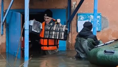 Жертви и ранени след силна буря в Москва, властите призова хората да си стоят вкъщи