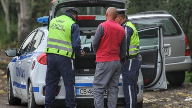 Съдът остави в ареста двамата катаджии, изнудвали шофьори с измислени нарушения
